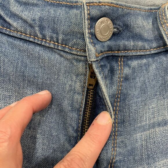 Old Navy Size 8 Jeans Mid Rise Straight Leg Distressed Knees Blue Joshua Tree - Picture 4 of 11